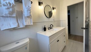 Lakeside Suite Bathroom Amenities